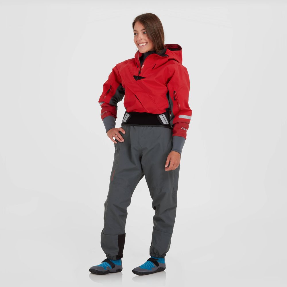 Alternate product image 22554_01_Red_Model_Front_080823